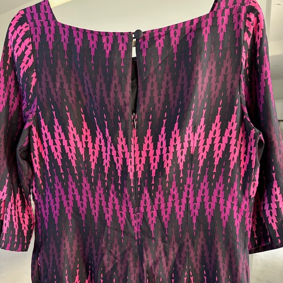 Milly of New York Silk Black Pink and Purple Geometric Print Shift Dress, US 6 - Picture 4 of 7